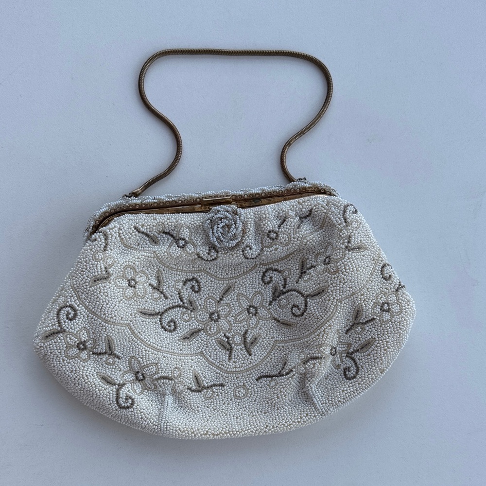 Chic White Beaded Floral Clutch